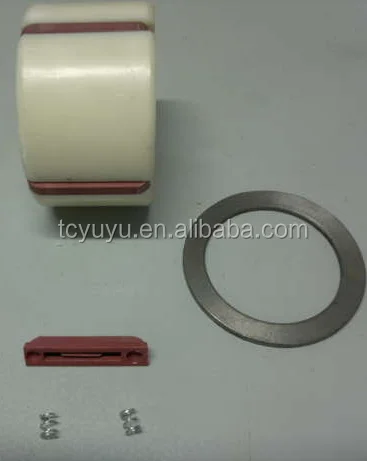 Bush/plastic core holder for slitting machine