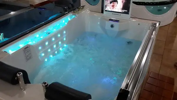 special luxury normal couple massage bathtub with tv/ whirlpool bath price