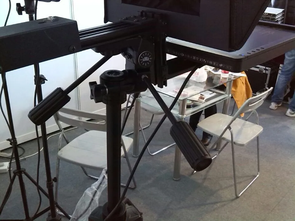 Digital SLR Video Camera studioTeleprompter wireless control