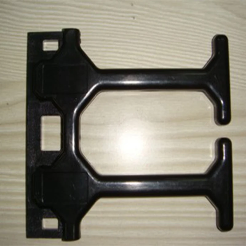 Свободное комбинированное кольцо управления кабелями для гибкого управления кабелями, установка в сетевой шкаф