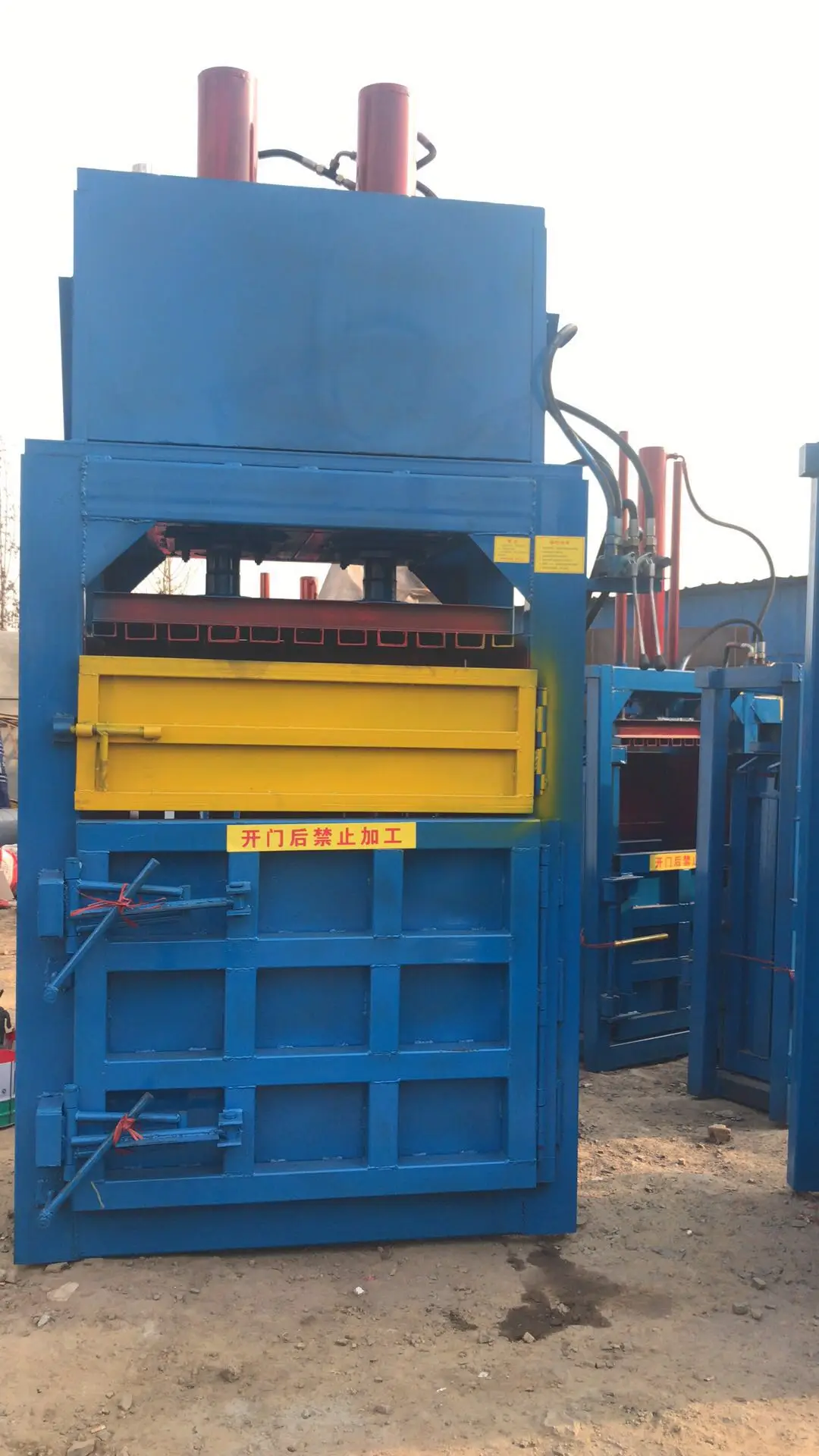 Б/у гидравлический пресс-подборщик/пресс-машина