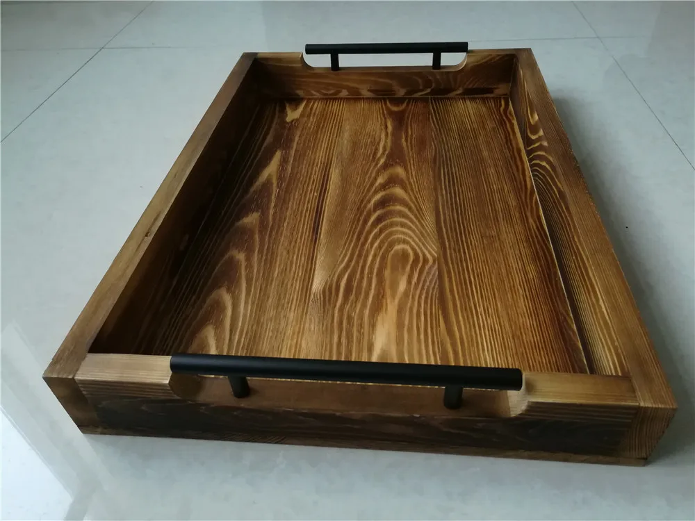 Деревенский деревянный сервировочный поднос