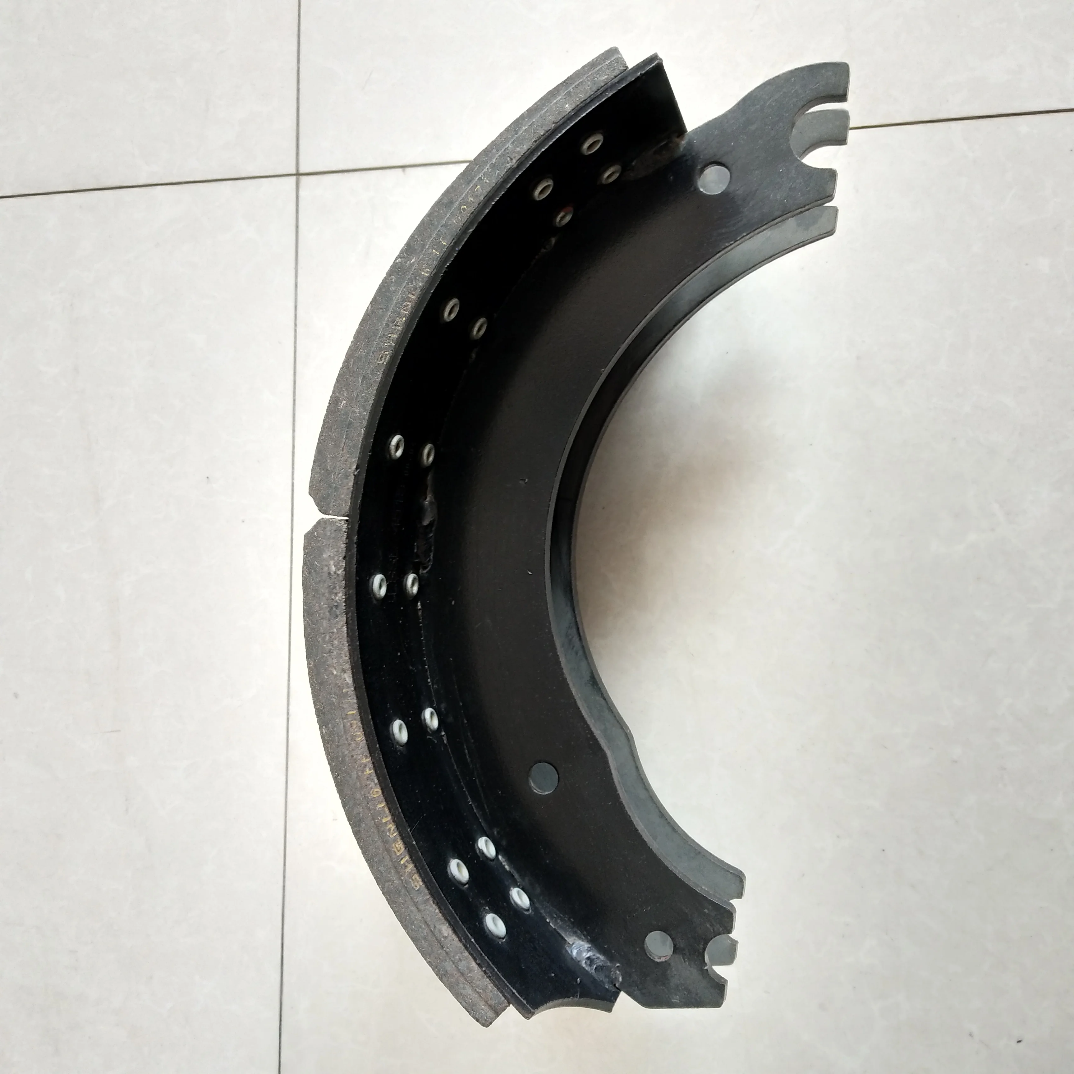 trailer truck brake shoe assembly