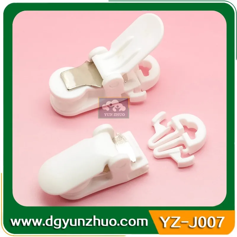 
Fashion plastic pacifier clip for baby cloth, plastic cloth clip 