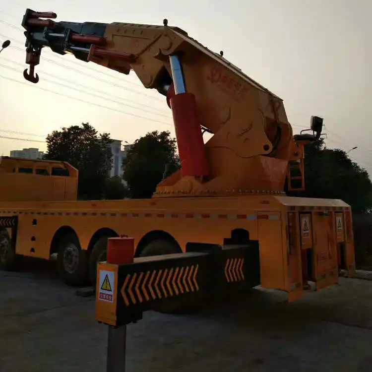 200-ton heavy-duty truck HOWO truck-mounted crane