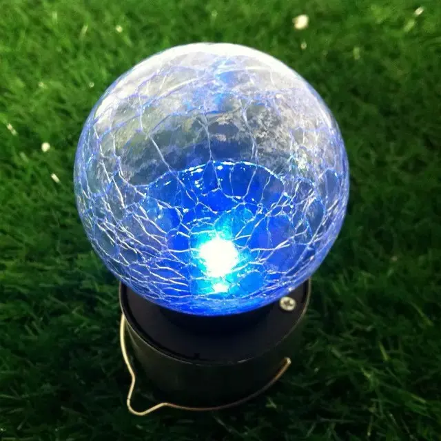 A New Type of Solar crack Ball hanging Garden Lamp with LED Light Control  Outdoor decorative lamp