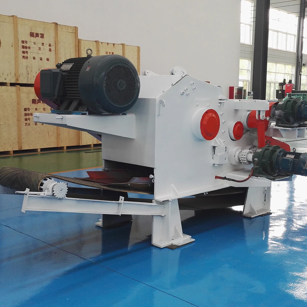 Discharge uniform kubota wood chipper