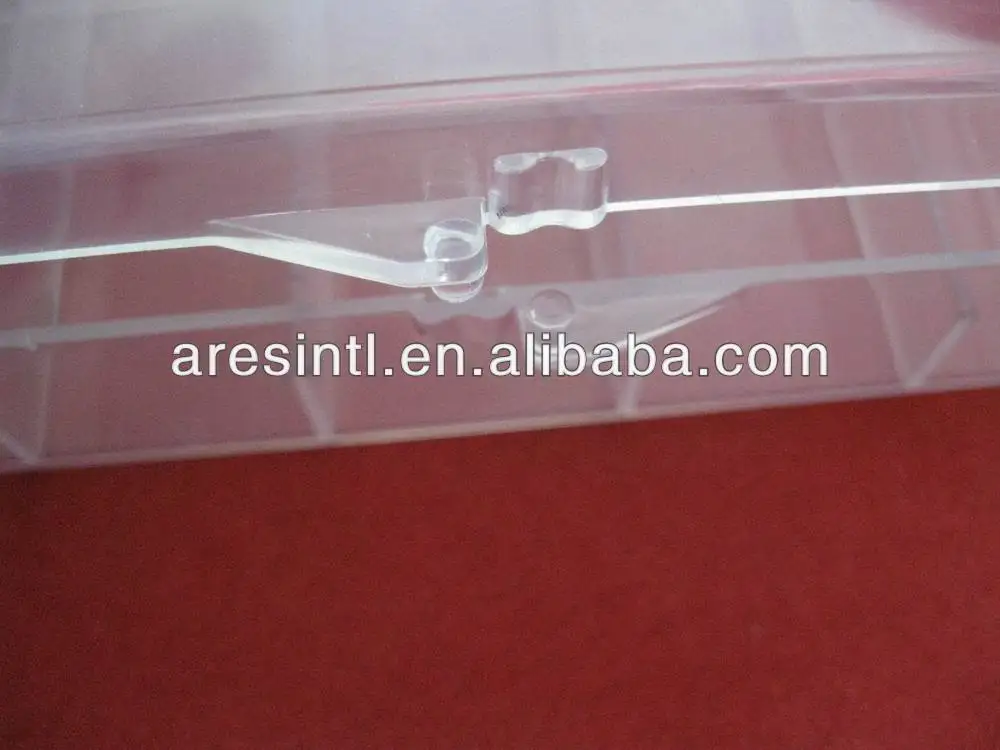 clear plastic boxes with dividers