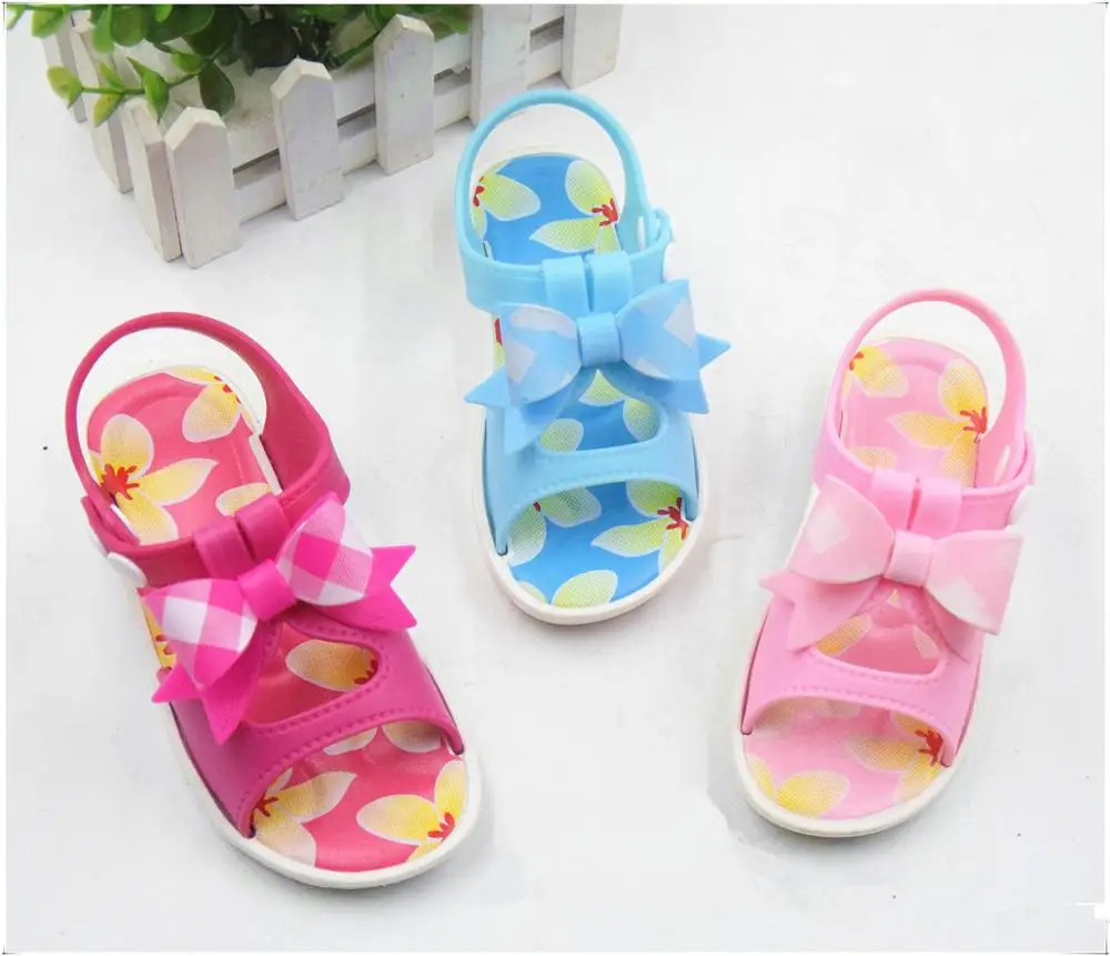 New and Hot Sale Styles Wedges Thong Jinjiang Safety PVC Sandals for Baby and Children