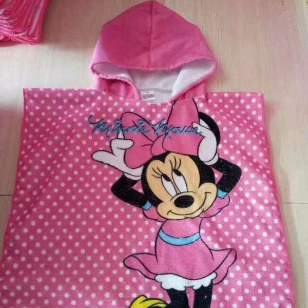 
 Детское пляжное полотенце с капюшоном и мультяшным рисунком  