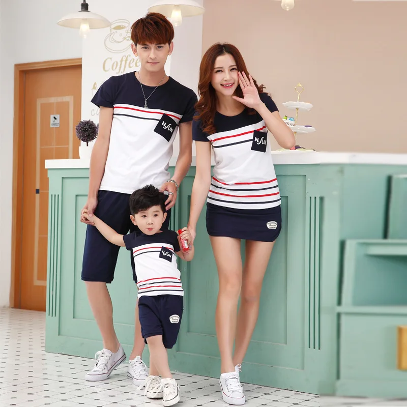 2015 New Korea Fashion Simple Blue Striped T Shirt and shorts Family Matching Outfits Family suit