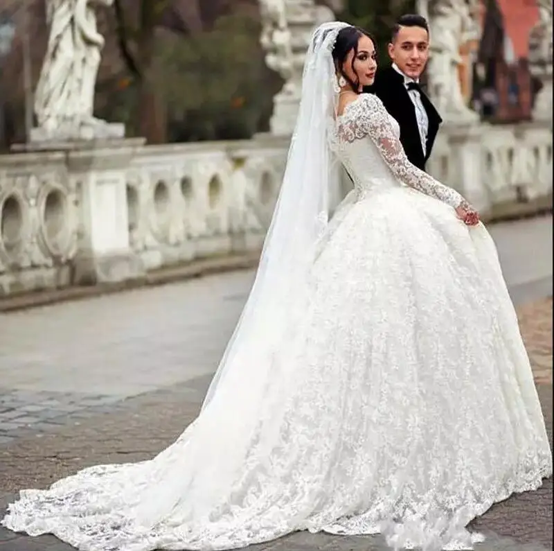 Elegant Arabic Bridal Gown Muslim Lace Applique Imported Long Tail Ball Gown Wedding Dresses 2021 Vestido de noiva