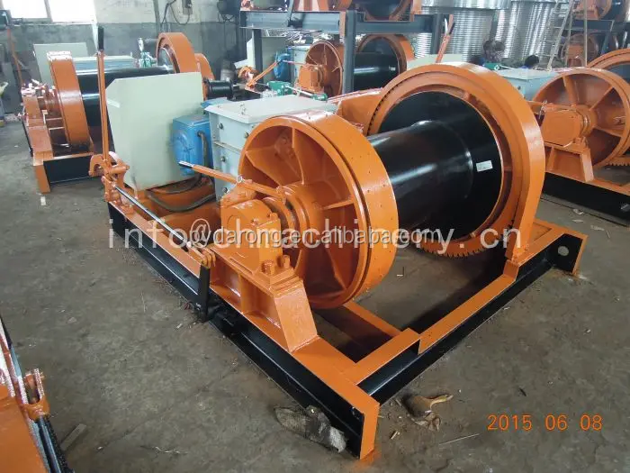 fixed winch mounted on ground moveable pulley steel wire ropes pull stone rock oil field