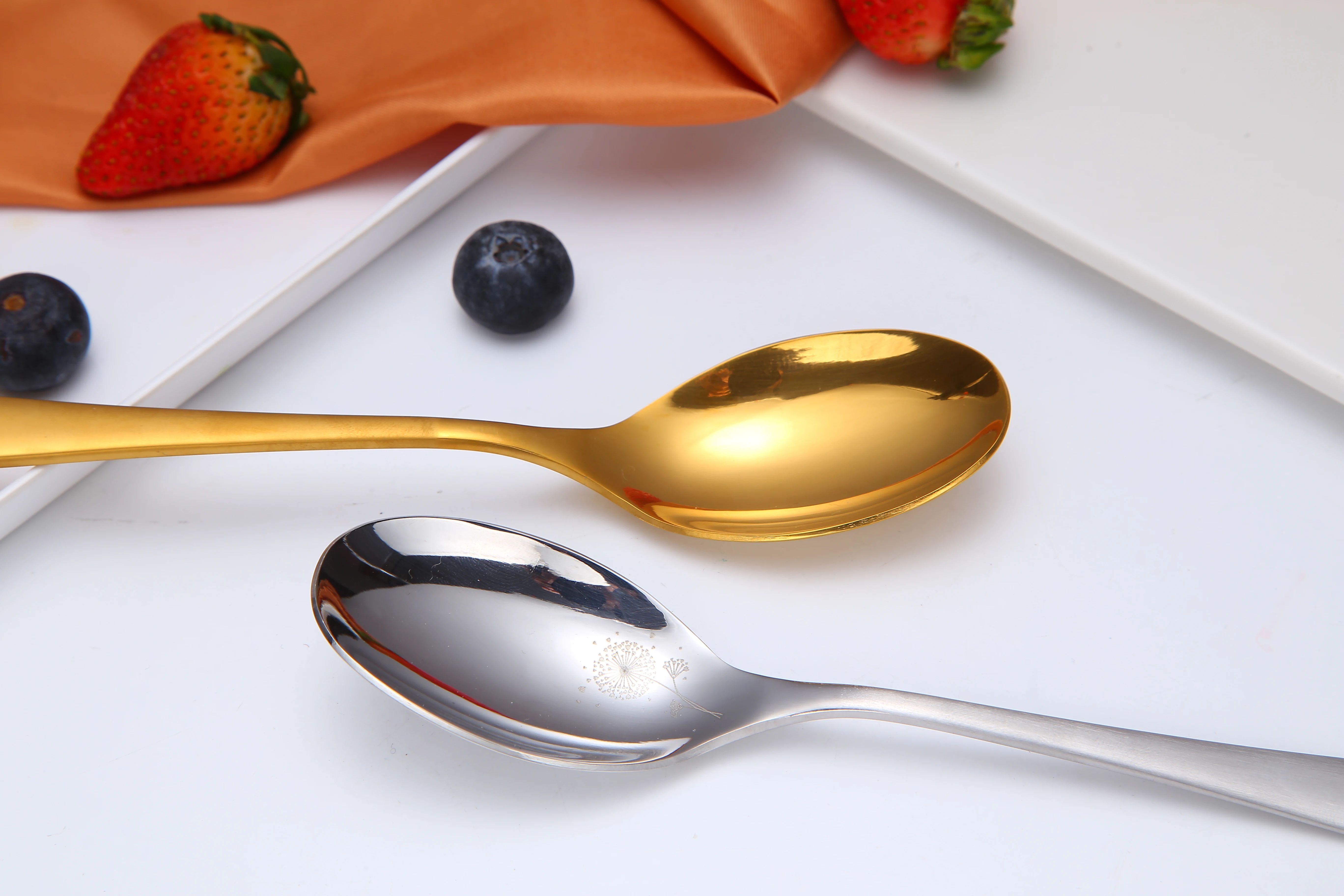 Набор золотых столовых приборов, набор золотых столовых приборов из нержавеющей стали 18/0, свадебный набор столовых приборов