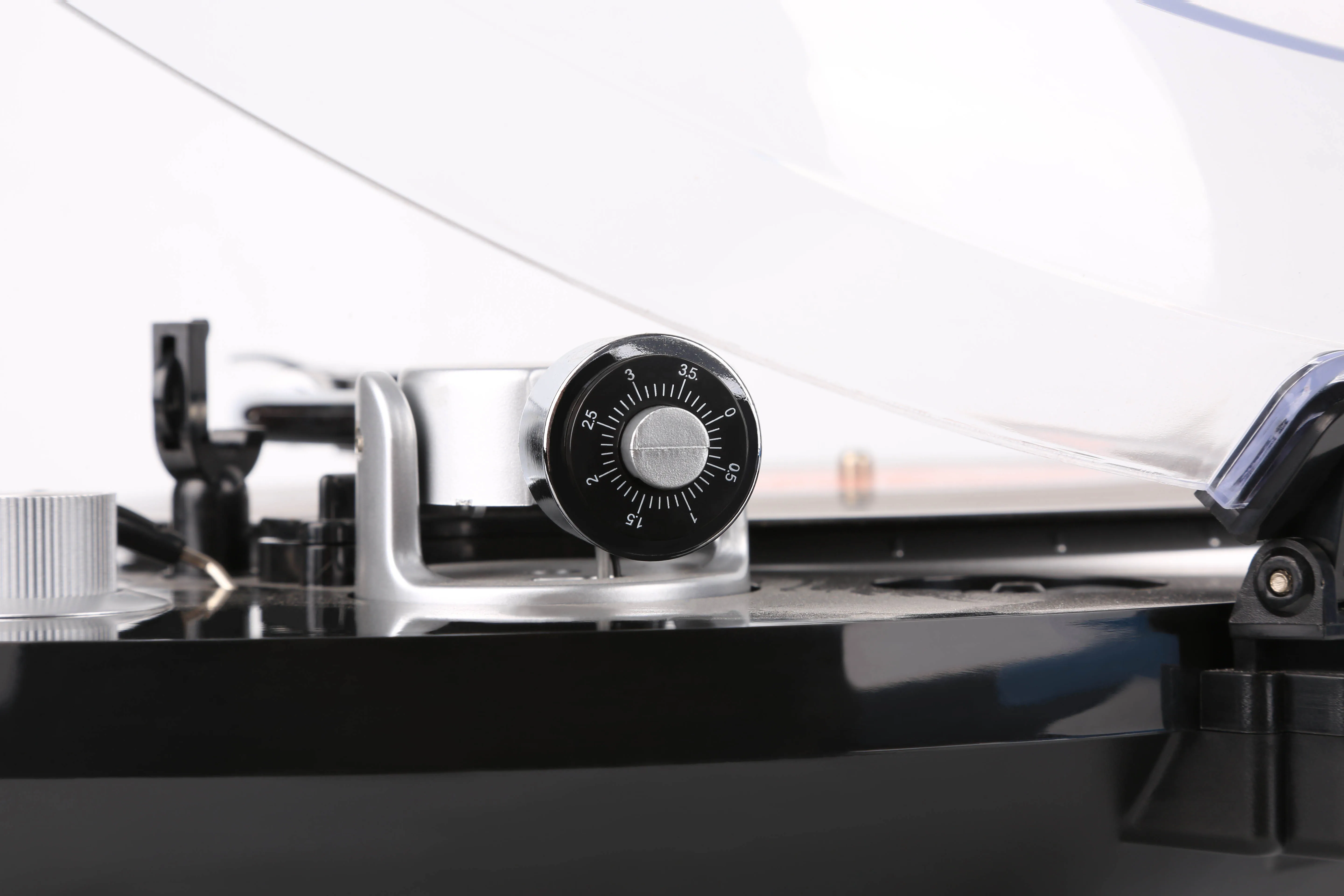
Bluetooth turntable with 40 Watt Speakers, Vinyl Record Player with Magnetic Cartridge built in Battery USB record MP3 USB PLAY 