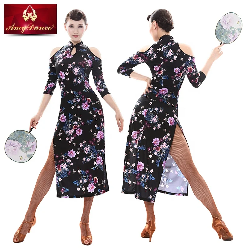
Beautiful adult woman sexy strapless split modern long cheongsam chinese traditional dress 