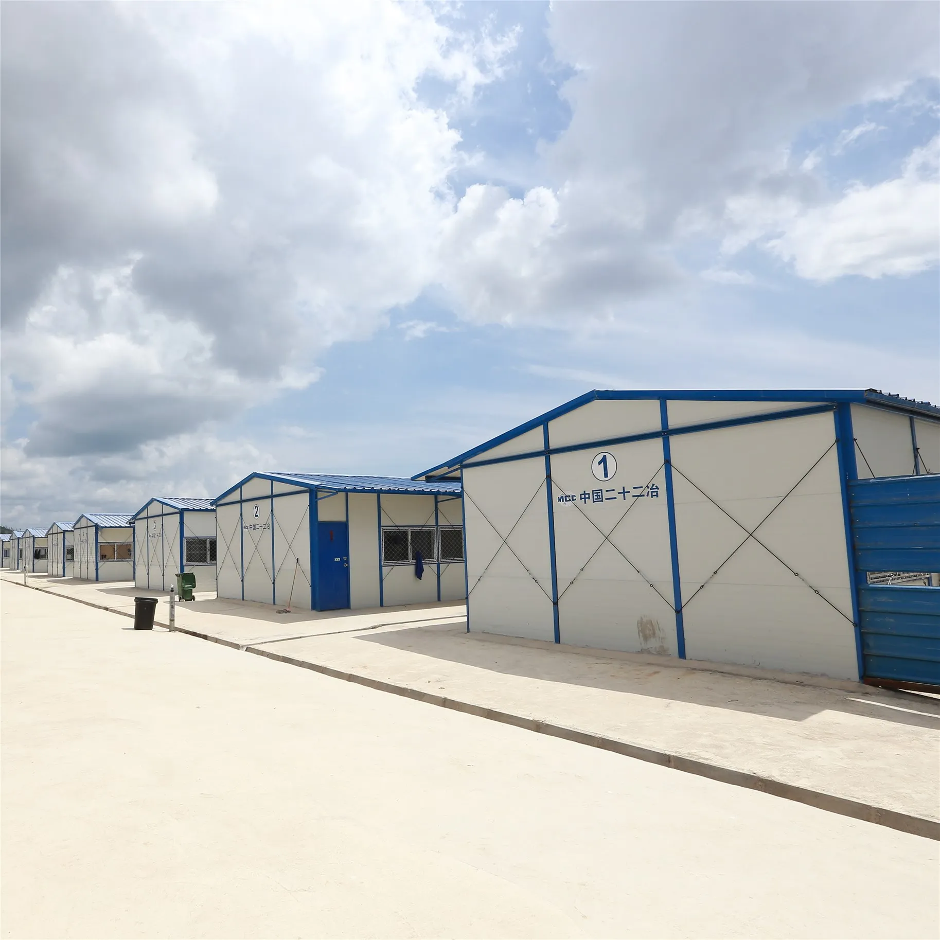 Prefabricated Building Temporary Housing K-type Large Prefabricated Steel Frame House For Sale