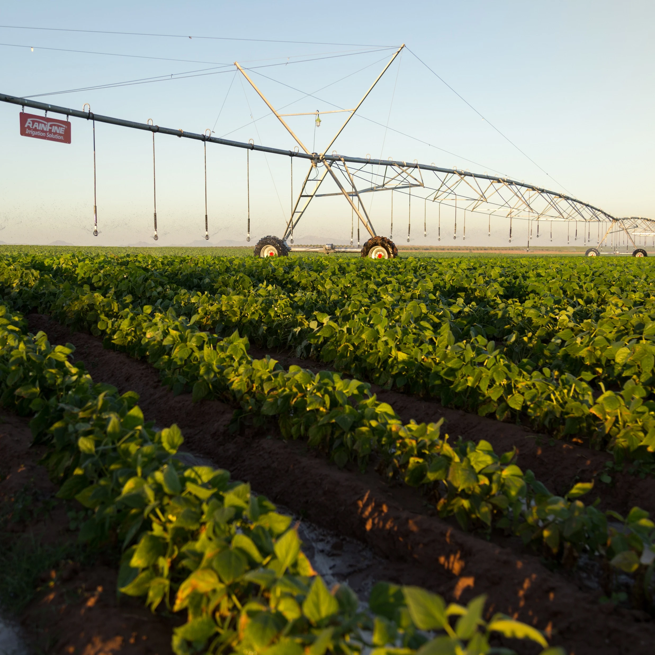 China 2022 best sales Agricultural Towable Center Pivot Irrigation System Equipment