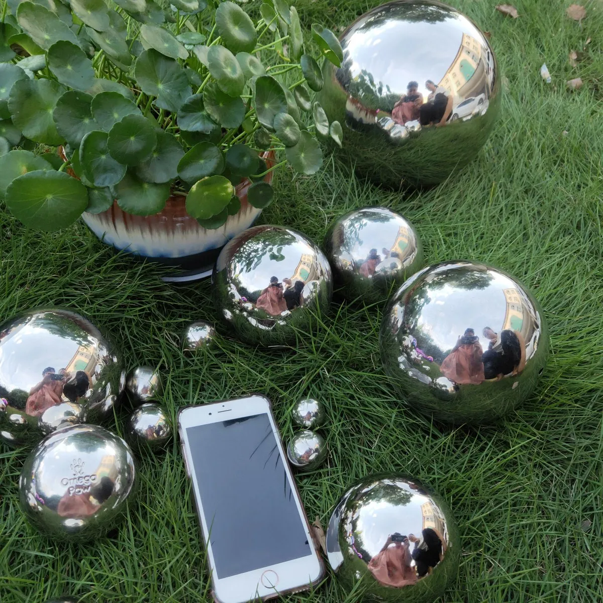 Polished Modern Metal Art Stainless Steel Hollow Garden Ball DIA150MM