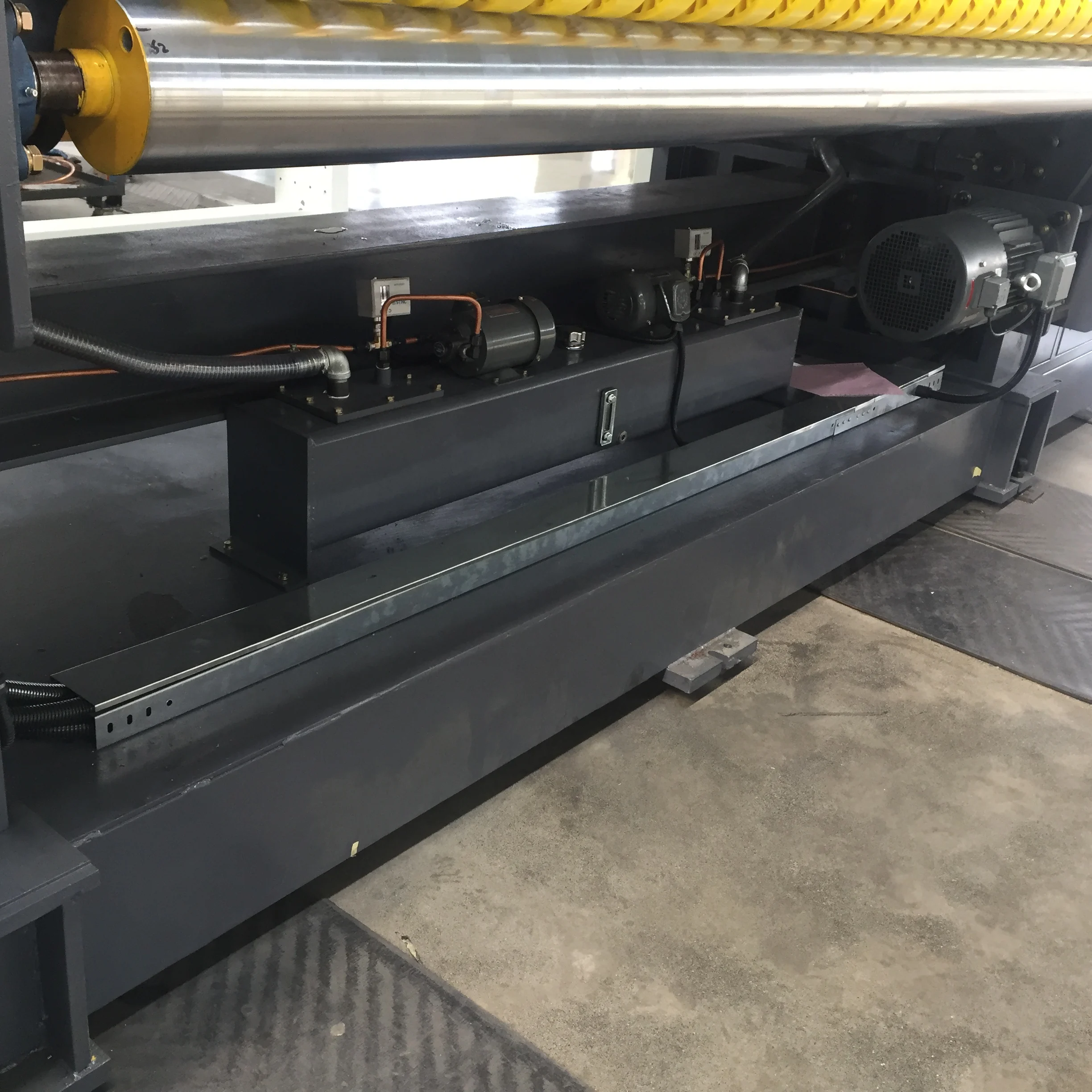 China famous factory corrugated paper carton box cutting machine product line