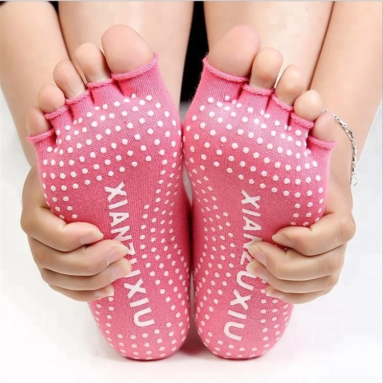 
UPGRADE Ladies anti-slip Yoga and dancing socks with five toes 