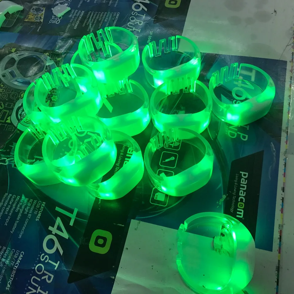 DLWY newest DMX 2.4G wireless radio control led wristbands bracelets for party/concert China factory wholesale