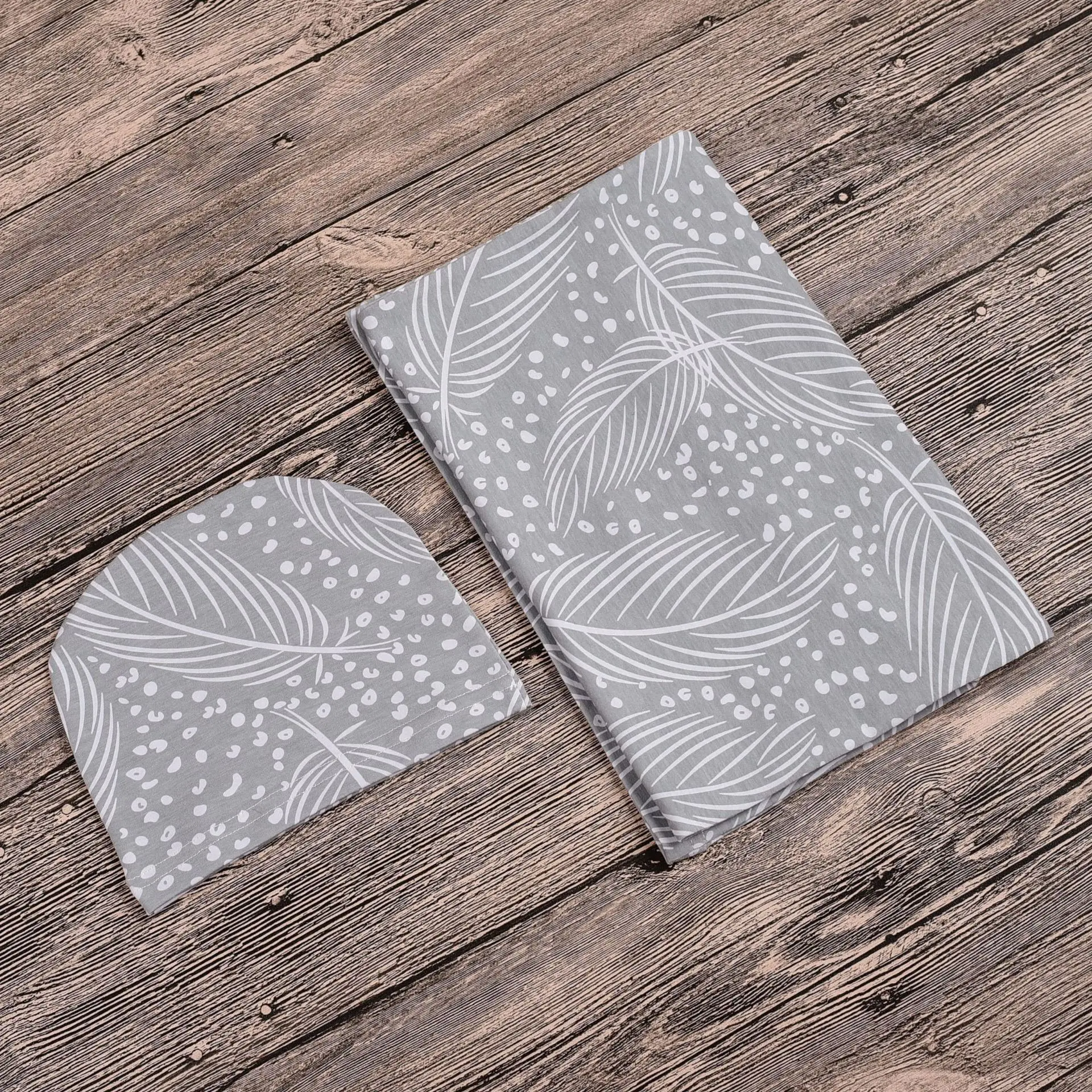 
Baby Snowman Leaf Print Sleeping Bags Set Euro America INS Infant Swaddles Baby Fish Print Thin Sleeping Bag + Hat 2 PCS Set 