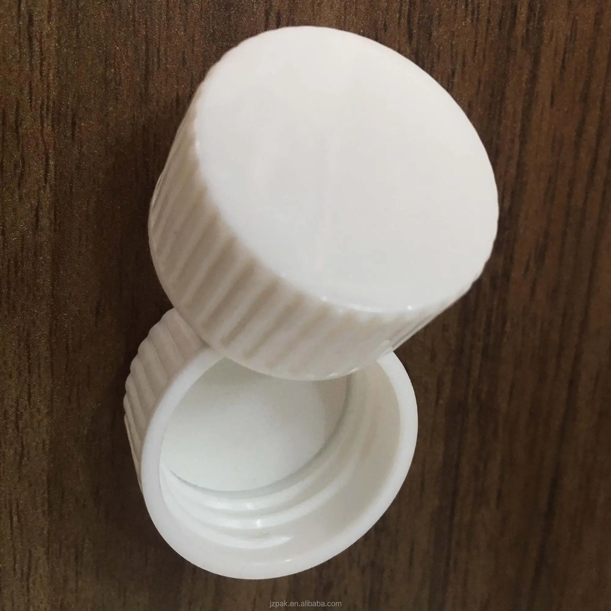 Cosmetic package PP white plastic bottle screw caps 20mm, 24mm, 28mm, 38mm plastic screw top lid/ closure