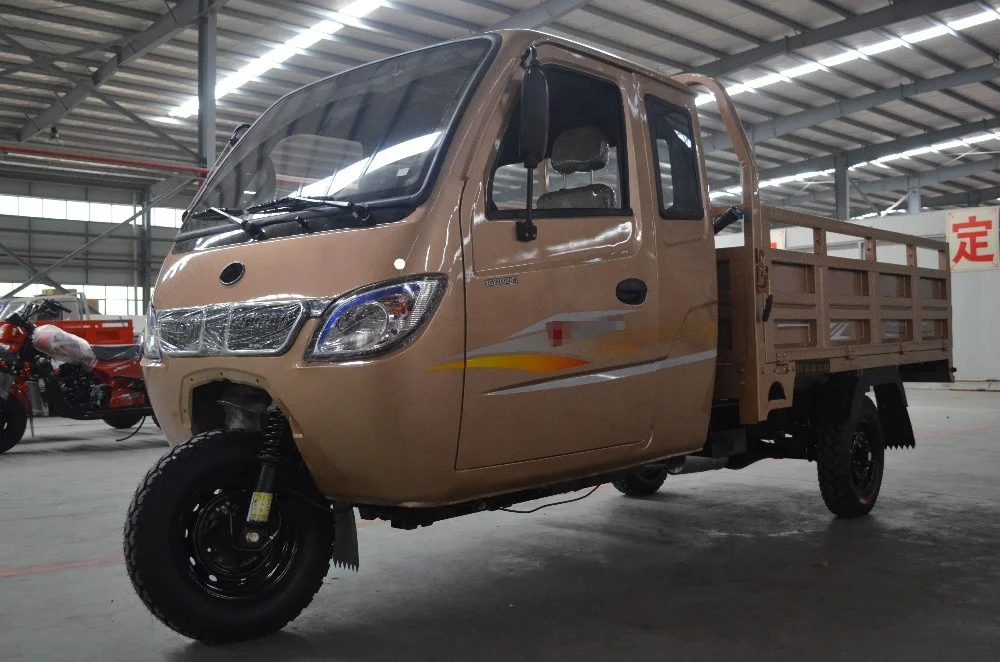 300CC motorized gas powered cargo tricycle with closed cabin/ van cargo tricycle/scooter/three wheel motorcycle for adult