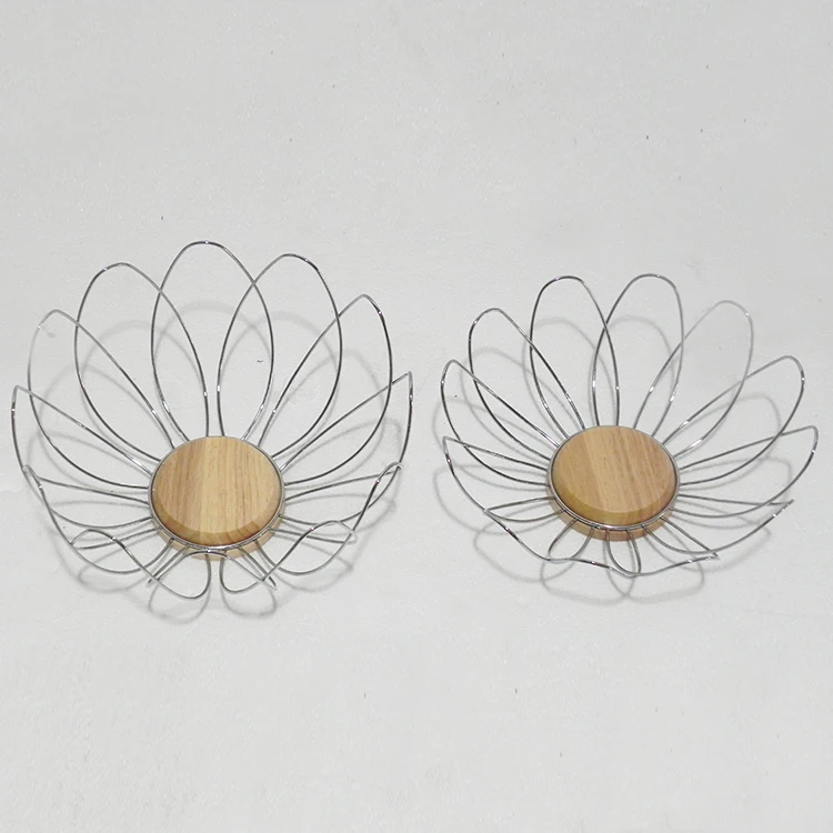 Modern design innovative flower shape basket household use metal wire & wood fruit basket