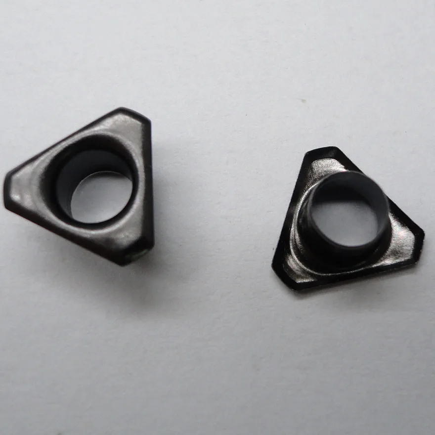 
2017 популярный на заказ цветной металлический треугольный люк DTM 