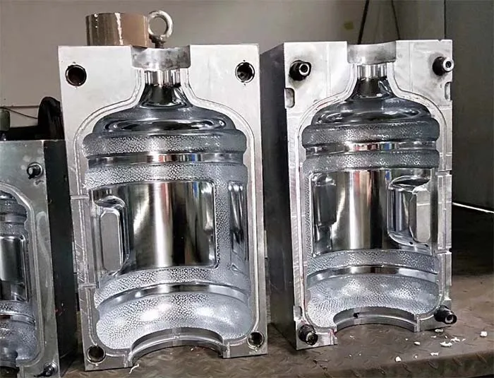 
Factory Price Semi Automatic Small Plastic PET Bottle Blowing Machine 