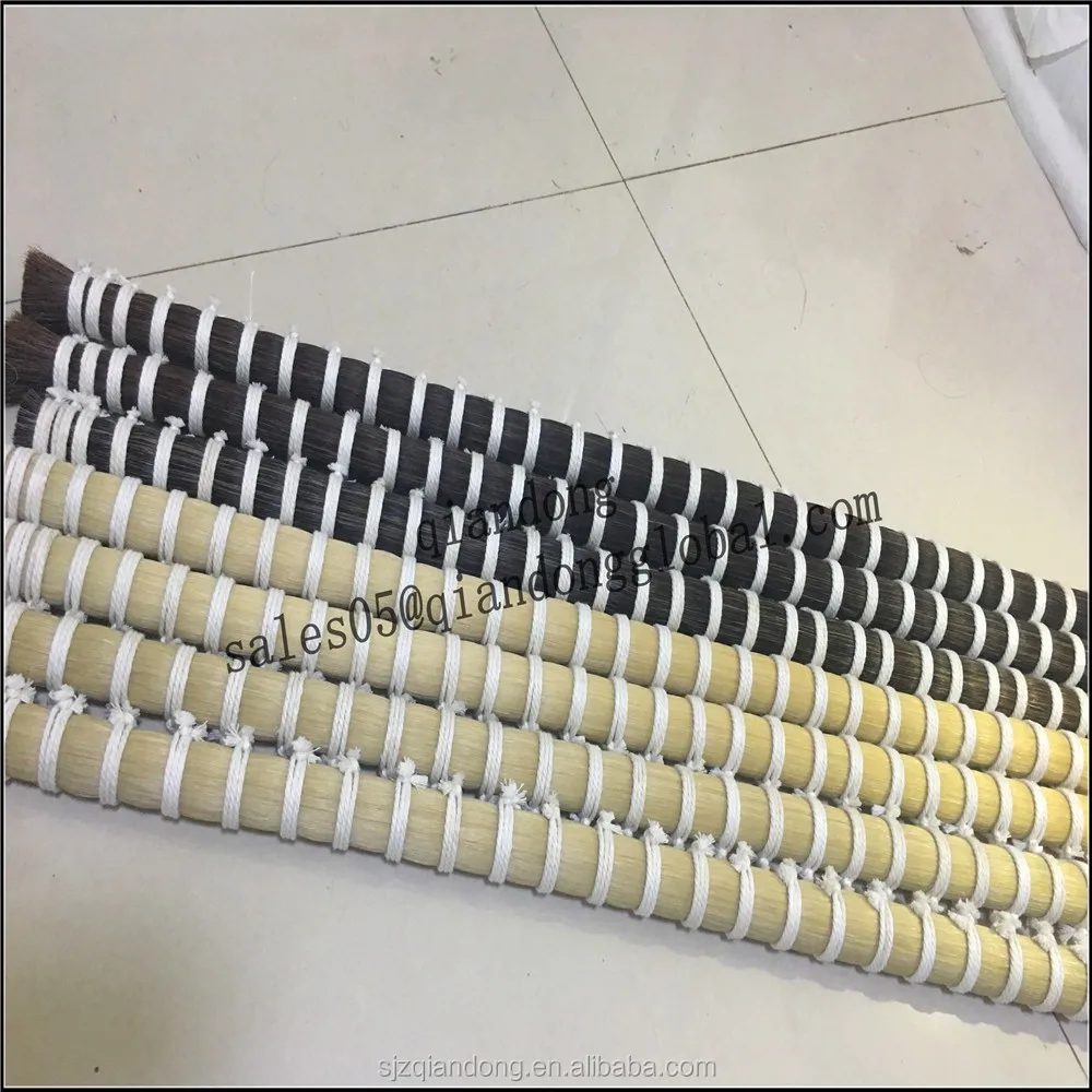 
Finely processed horse tail hair cleaned and organized by length 