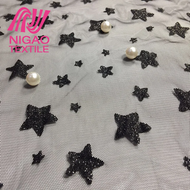 Оптовая продажа черная позолоченная Полиэстеровая сетчатая ткань блестящая из органзы для детского платья