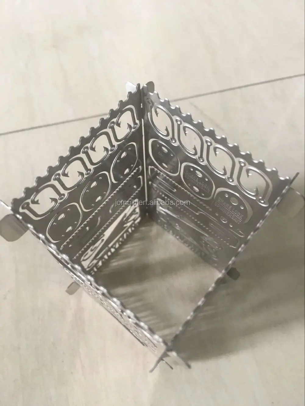 newest 4pcs survival tools can make up a pocket stove when camping