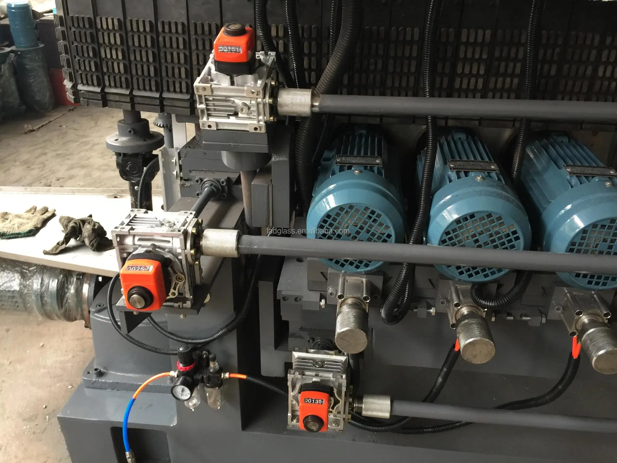 Автоматическая скошенная машина для резки стекла с 10 двигателями