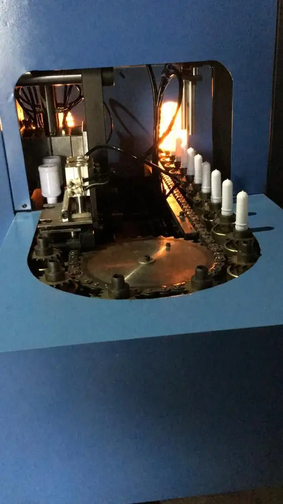 2, изготовленные на станке Рука кормления автоматический ПЭТ бутыло выдувные машины