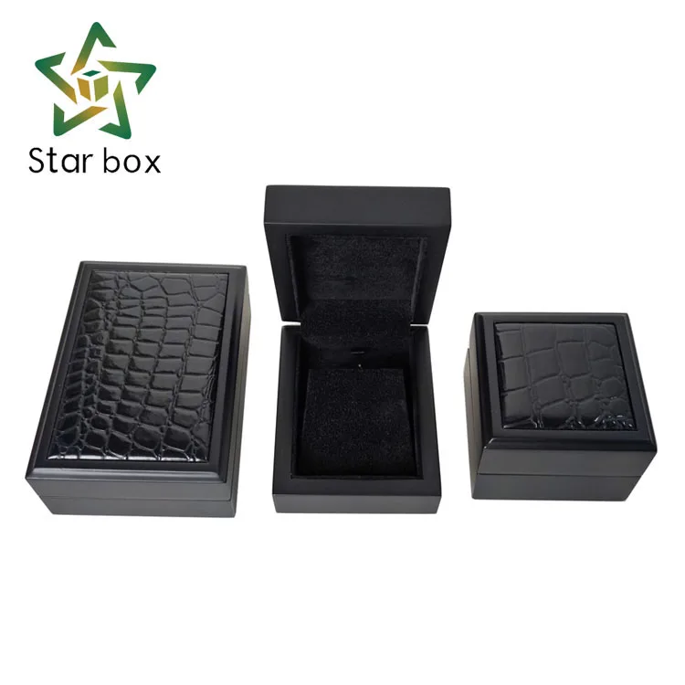 Golden Supplier household stock black handmade timber wooden jewelry box wholesale wood ring pendant bangle jewelry set boxes