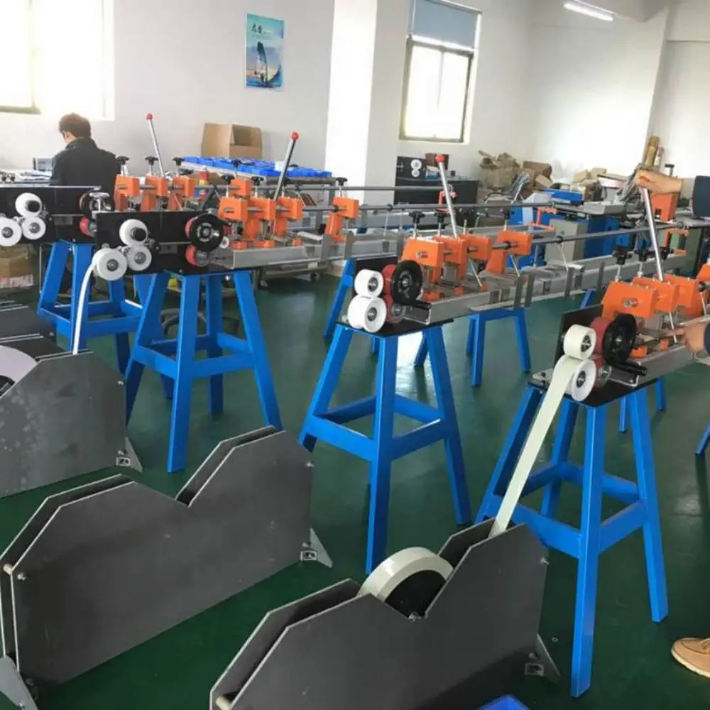 Manual aluminum venetian blind making machine