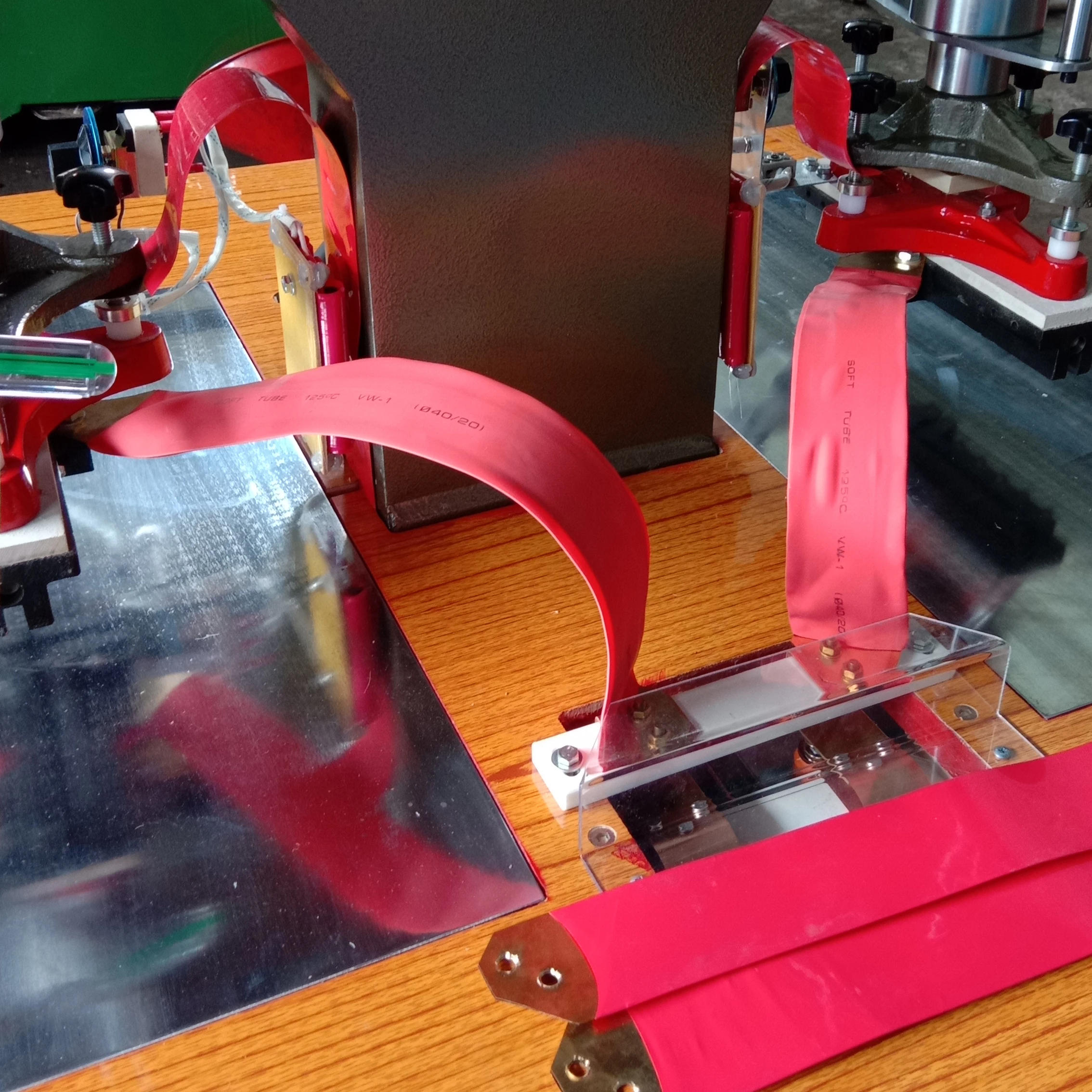 Footwear sport shoe thick leather embossing high frequency machine