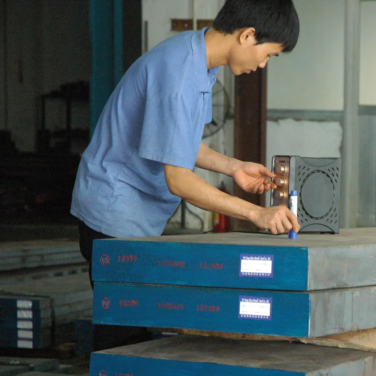 Raw Material Steel Suppliers Q345B / ST52 / Grade 50 Equivalent Chrome Plated Solid Bar Steel Price Per Kg