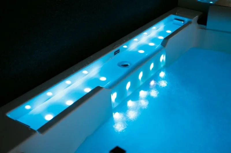 Uk CE approved big whirlpool massage bathtub balneo with jets