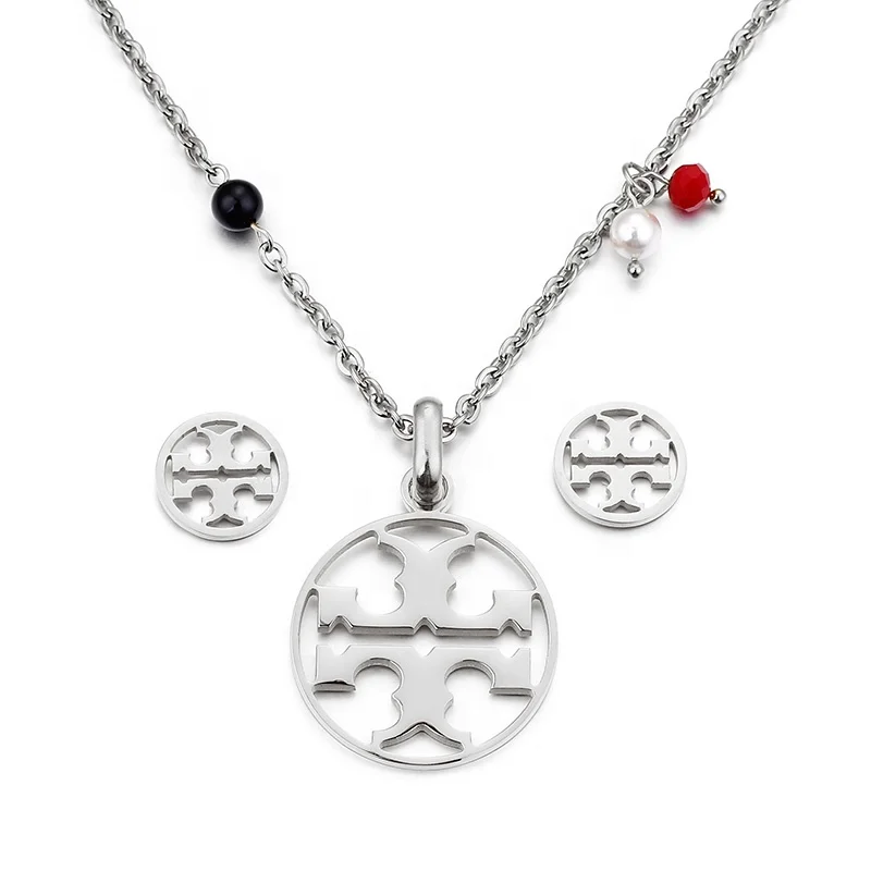 Unique Women Jewellery Hot Selling 18K Gold Plated Necklace Fashion Pendant Set