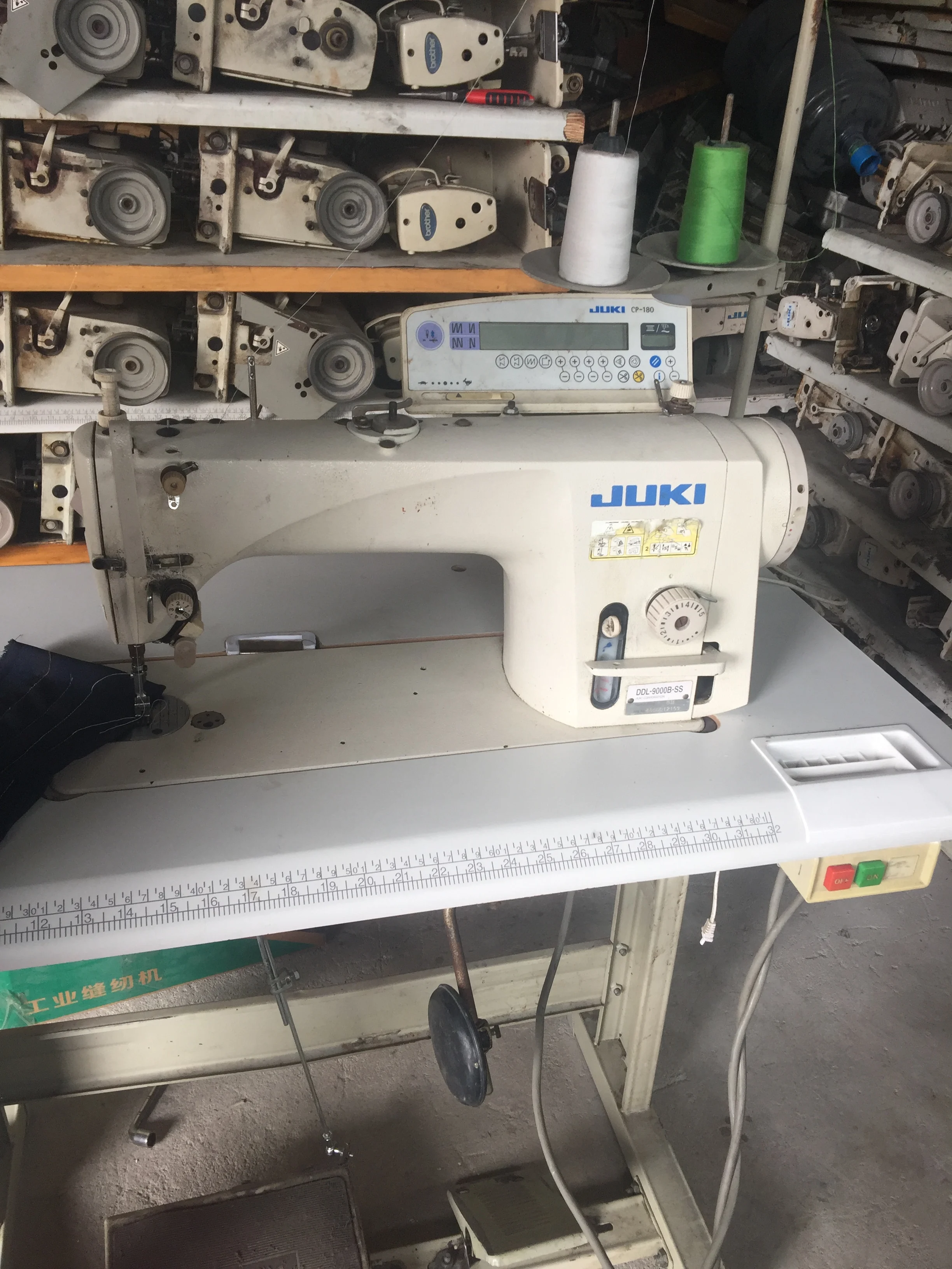 Factory sale Used JUKI9000B lockstitch sewing machine  price is nice