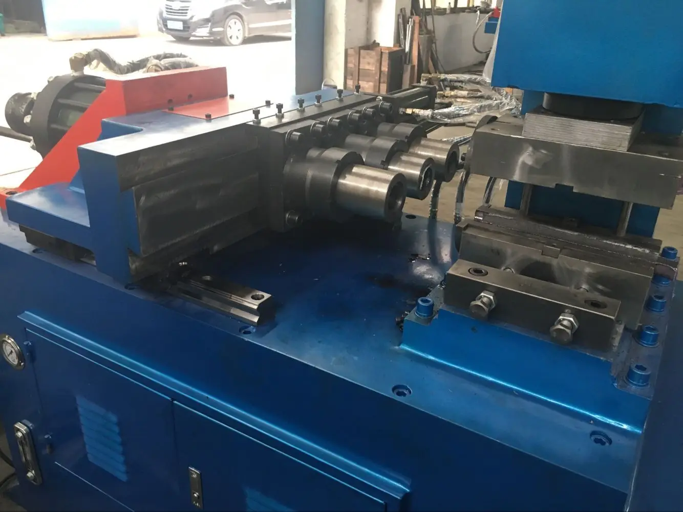 
Professional manufacturer for pipe forming machine and shrinking machine 