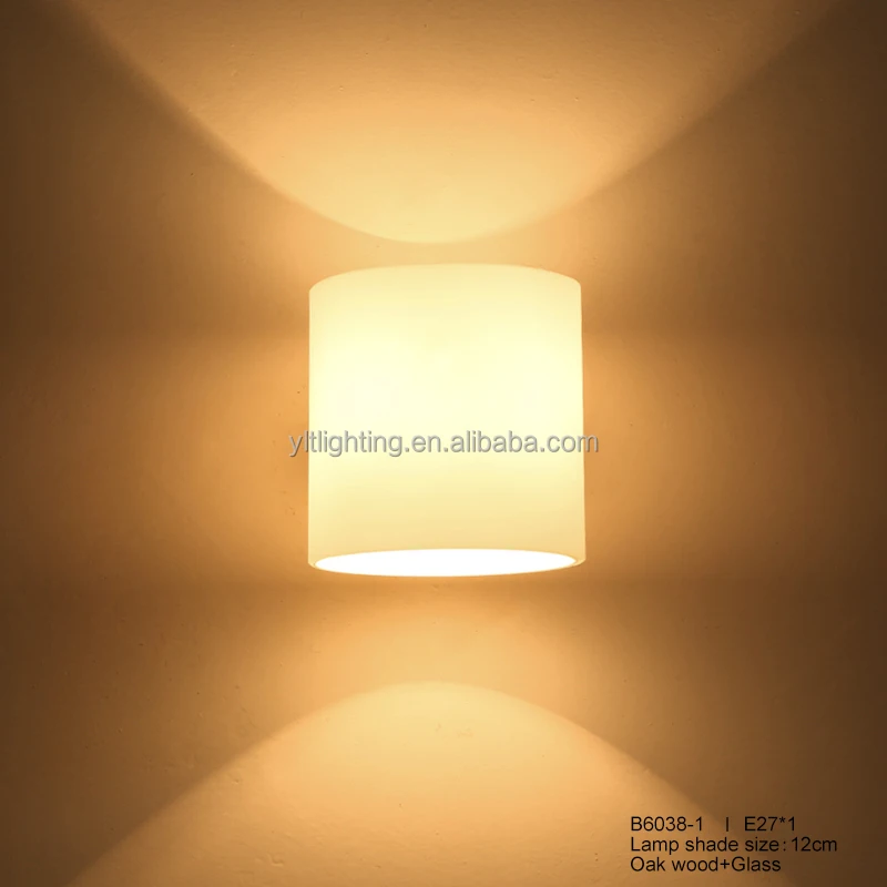 Simple Design Small Wall Lamp Modern Oak Wood and Glass Indoor Wall Light Home Living Room Wall Lamp Customizd Reading Lamp