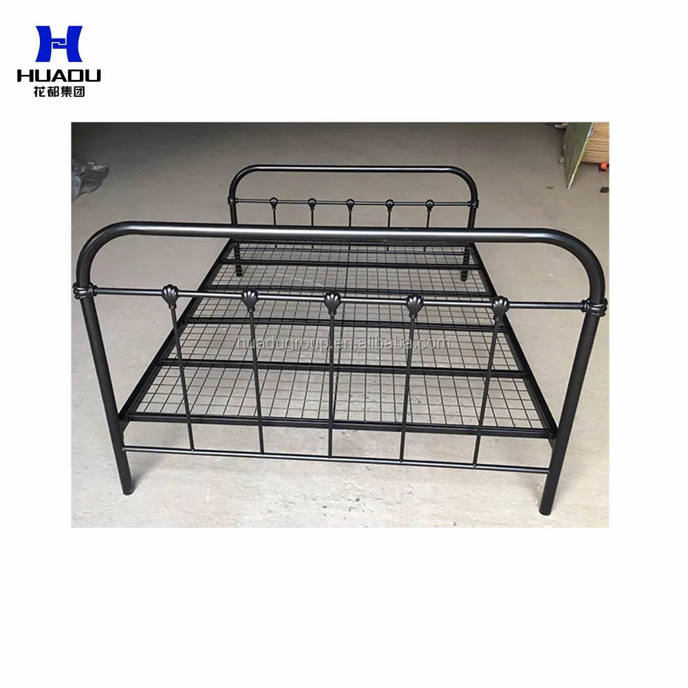 Двуспальная металлическая кровать