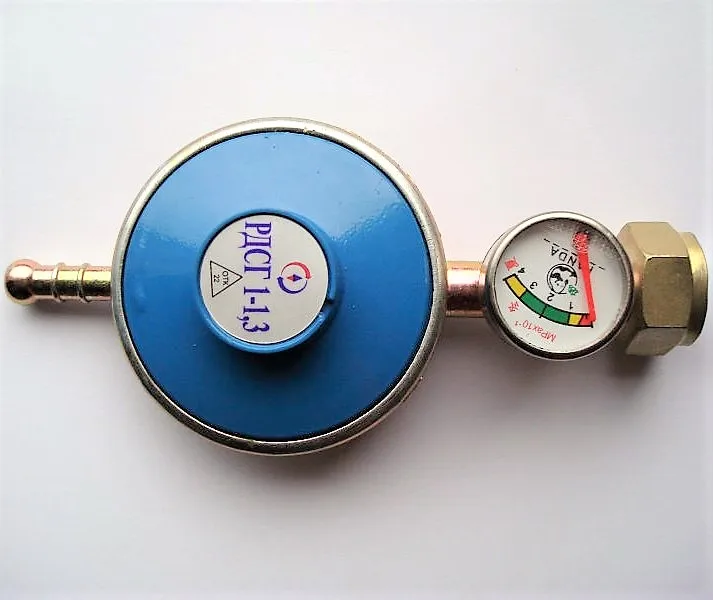 gas regulator with meter