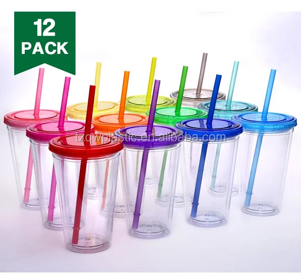 Пластиковый стакан с двойными стенками и соломинкой