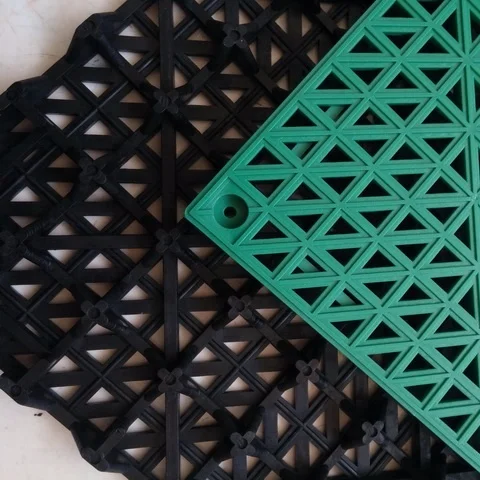 Bathroom/Swimming Pool/Car Washing Wet Area PVC Plastic Interlocking Garage Floor Tiles